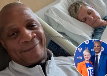 Darryl Strawberry details wife's 'challenging' health fight in new post