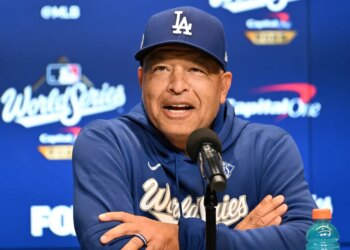 Dodgers manager Dave Roberts