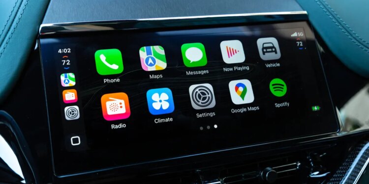 GM isn’t ready to rip off the CarPlay/Android Auto band-aid quite yet