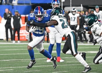 Giants running back Tyrone Tracy Jr. (29) runs the ball during the third quarter of the Giants and Philadelphia Eagles game in East Rutherford, NJ.