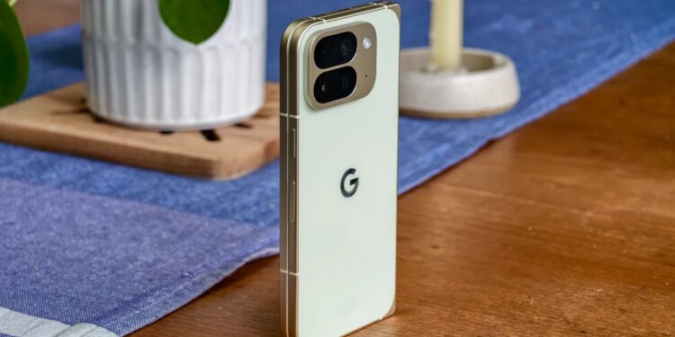 Google will reportedly let 15 superfans test unreleased Pixel phones