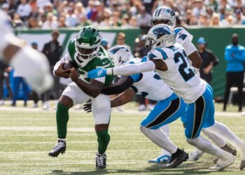 Tyrod Taylor #2 of the New York Jets runs the ball during the 2nd quarter at MetLife Stadium, Sunday, Oct. 19, 2025, in East Rutherford, NJ.