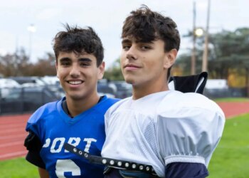Long Island twins putting on show on football and lacrosse fields