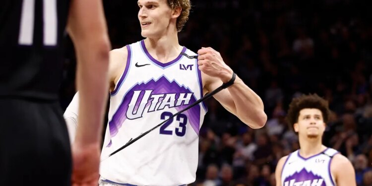 Utah Jazz forward Lauri Markkanen #23.