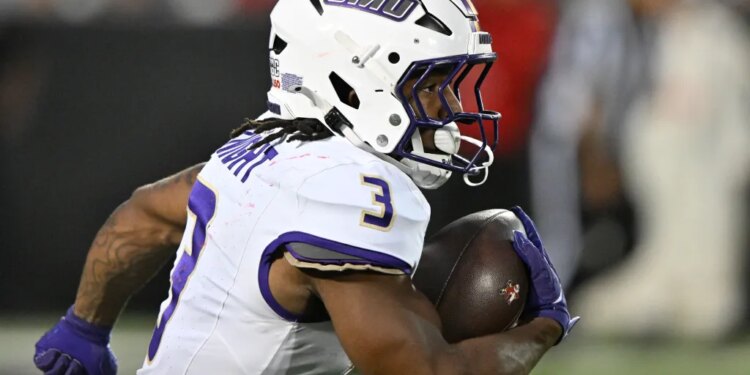 James Madison Dukes running back Wayne Knight (3) runs the ball against the Louisville Cardinals.