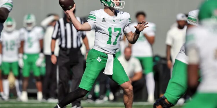 North Texas Mean Green quarterback Drew Mestemaker (17) throws a pass.