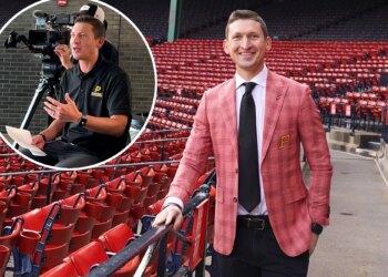 Penguins TV voice Josh Getzoff gives update after passing out during game