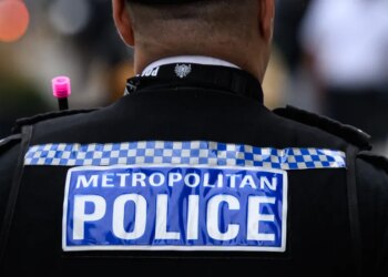 Police bust gang suspected of stealing 40,000 phones