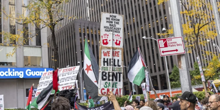 Pro-Palestinian radicals causing chaos should be a wake-up call to not elect Mamdani for NYC Mayor