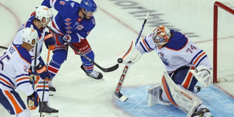 Oilers goaltender Stuart Skinner #74 makes a save during the third period on Oct. 14.