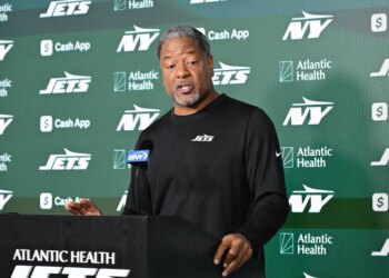 Jets defensive coordinator Steve Wilks speaking to the media.