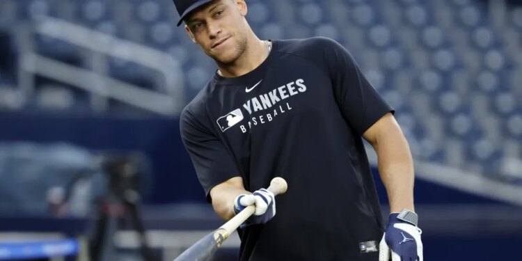Aaron Judge works on his swing during the Yankees' practice on Oct. 3, 2025 in preparation for their ALDS battle against the Blue Jays which begins on Saturday.