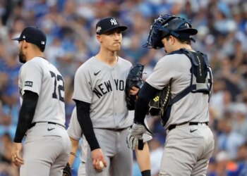 Luke Weaver (c.) reacts after giving up a run during the Yankees' Game 1 loss to the Blue Jays on Oct. 4, 2025.