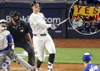 Yankees author October classic to stay alive for one more day