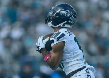 Bet $5, get $300 in bonus bets if your bet wins for Seahawks vs. Commanders