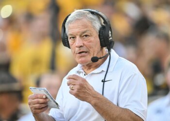 Bet $5, get $150 in bonus bets if your bet wins for Oregon vs. Iowa