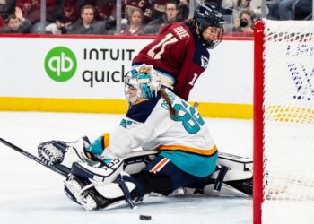 Abby Roque scores on Kayle Osborne during third period of the Sirens' 4-0 loss to the Victoire on Nov. 25, 2025.