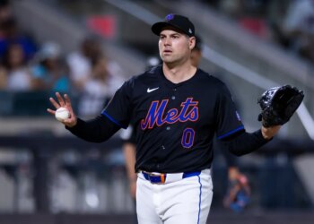New York Mets pitcher Adam Ottavino reacting on the mound.