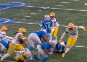 Amon-Ra St. Brown (14) of the Detroit Lions during a game against the Green Bay Packers.