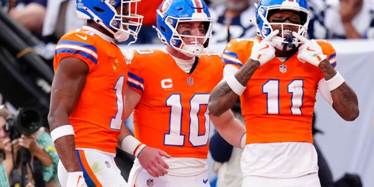 Bet $30, Get $300 FanCash for Raiders vs. Broncos