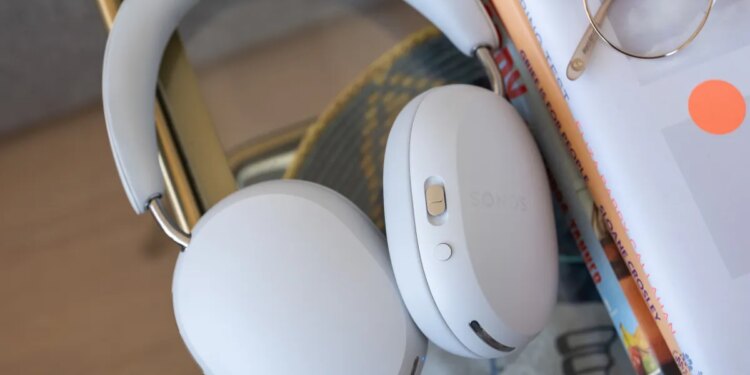 Bose, Sony, and Apple headphones are cheaper than ever for Black Friday