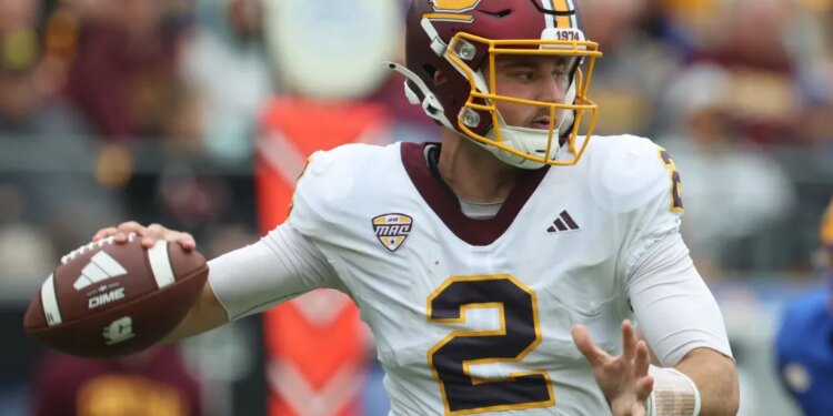 Central Michigan Chippewas quarterback Joe Labas (2) passes against the Pittsburgh Panthers.