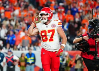 Kansas City Chiefs tight end Travis Kelce (87).