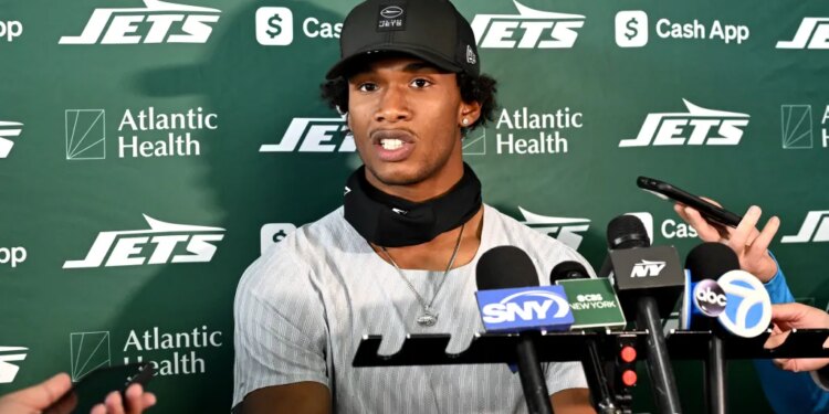 Jets receiver Garrett Wilson talks with reporters on Nov. 6, 2025.