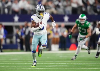 Dallas Cowboys wide receiver George Pickens (3) running with the ball against the Philadelphia Eagles.