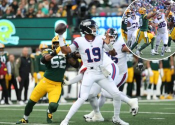 Giants blow another late lead to spoil Mike Kafka's coaching debut