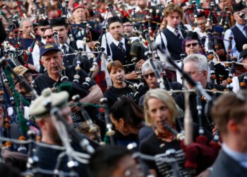 Bagpipers gathered at Federation Square in Melbourne, Australia to take part in a record-breaking attempt for the world’s largest bagpipe ensemble.