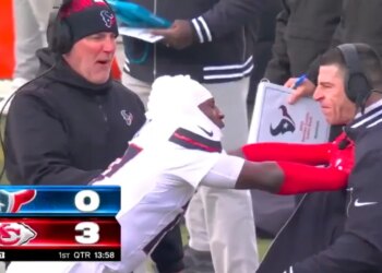 Kris Boyd shoves Texans special teams coach Frank Ross during a playoff game against the Chiefs on Jan. 18, 2025.