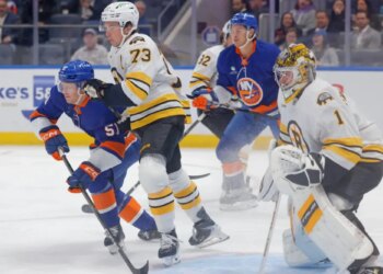 Islanders squander late lead, fall to Bruins in tough shootout loss