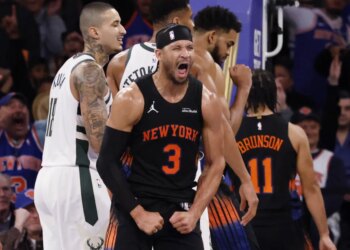 Josh Hart celebrates after a Jalen Brunson bucket during the Knicks' 118-109 over the Bucks on Nov. 28, 2025 at Madison Square Garden.