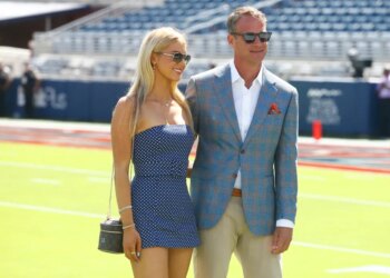 Landry Kiffin with her dad, Ole Miss football coach Lane Kiffin.