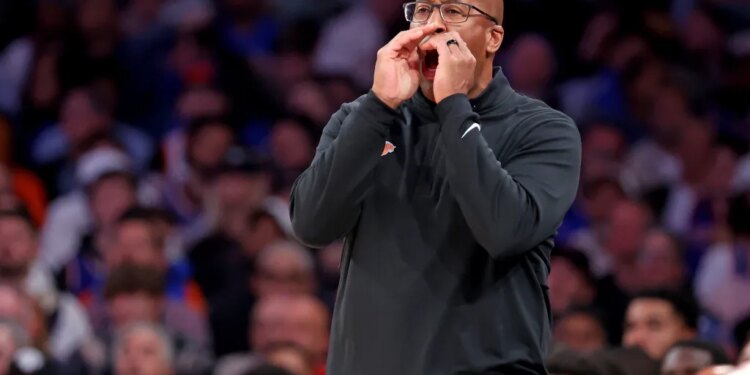 New York Knicks head coach Mike Brown reacts on the sideline during the second quarter.