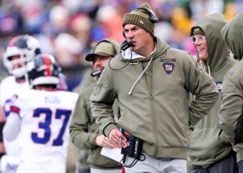 New York Giants interim head coach Mike Kafka on the sidelines.