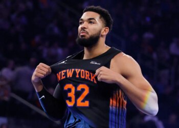Plenty of hot and cold in Karl-Anthony Towns' new Knicks role