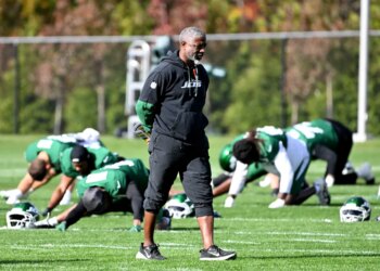 Jets head coach Aaron Glenn looks on during practice in Florham Park, NJ.