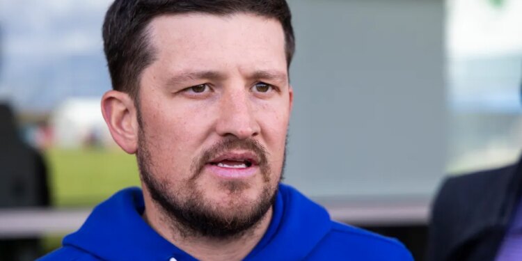 New York Giants quarterbacks coach Shea Tierney speaking to the media.