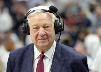 Start of college basketball season brings us the gift of Bill Raftery