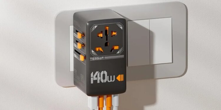 Tessan’s 140W Universal Travel Adapter has hit a new all-time low