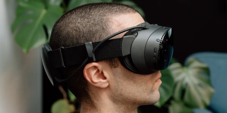 The Steam Frame has two speakers on each side of your face for vibration cancellation