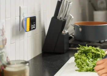 Twelve South’s magnetic PowerBug charger is 20 percent off for Black Friday