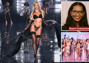 Victoria's Secret investor urges ouster of 'over-tenured' board chair