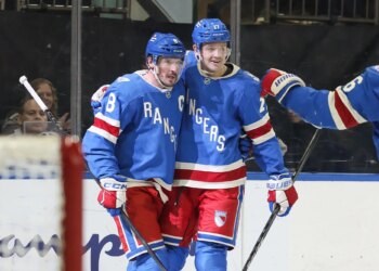 theScore Bet bonus code NPNEWS: Bet $10, get $100 in bonus bets for Rangers vs. Flyers