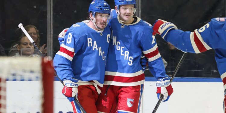 theScore Bet bonus code NPNEWS: Bet $10, get $100 in bonus bets for Rangers vs. Flyers