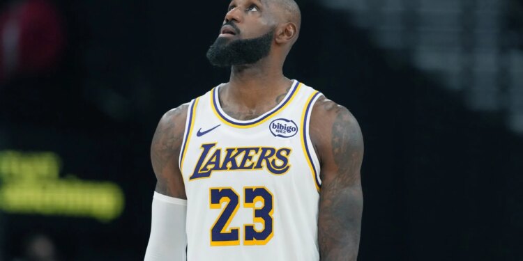 theScore Bet bonus code NPNEWS: Bet $10, get $100 in bonus bets for Lakers vs. Rockets