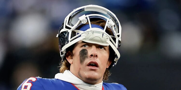 theScore Bet bonus code NPNEWS: Bet $10, get $100 in bonus bets for Week 17