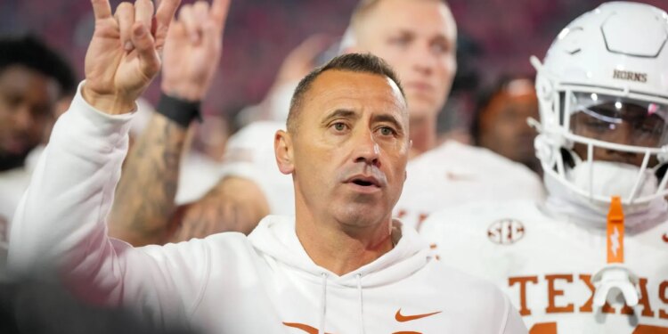 theScore Bet bonus code NPNEWS: Bet $10, get $100 in bonus bets for Cheez-It Citrus Bowl